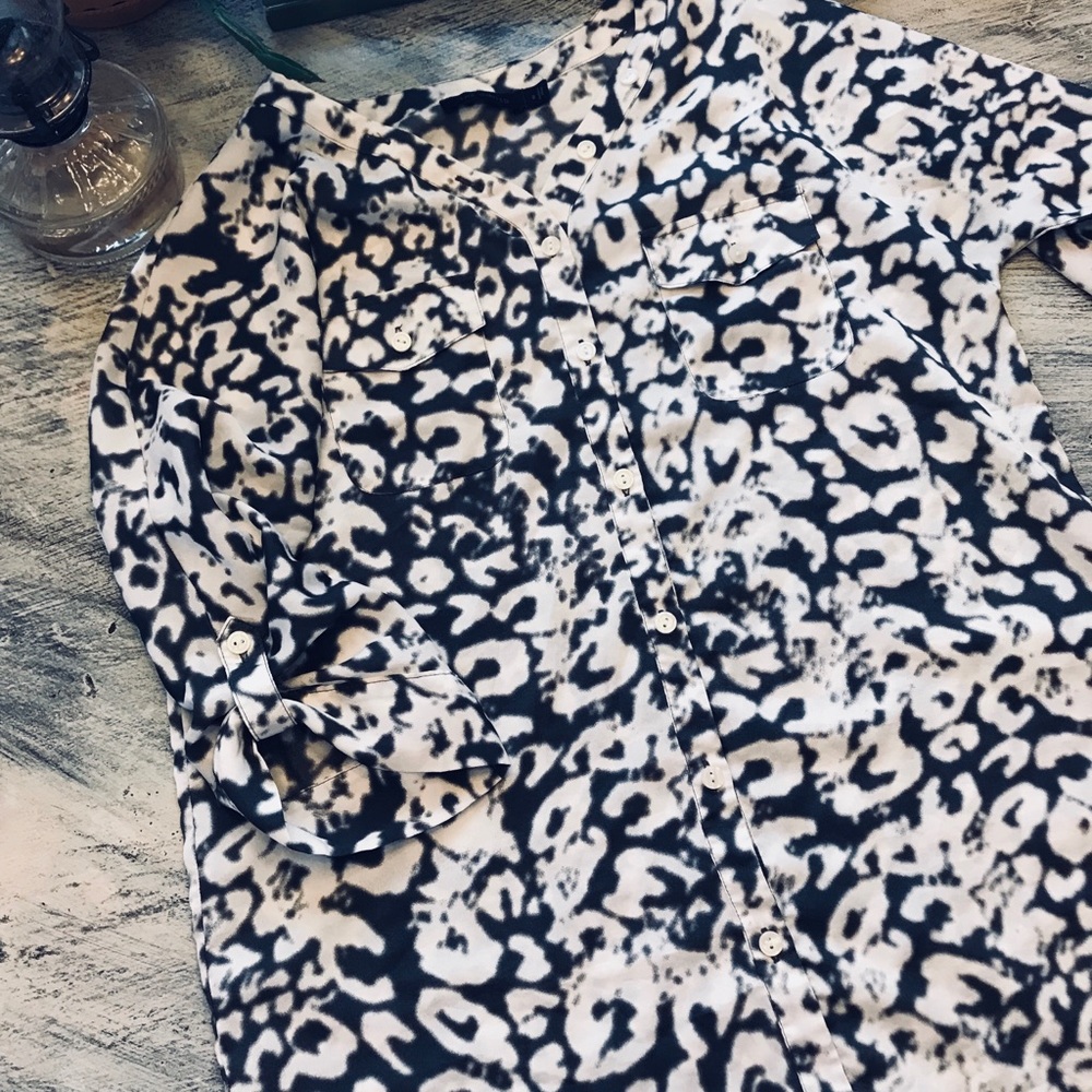 The Limited Button-Up - Picture 7 of 8